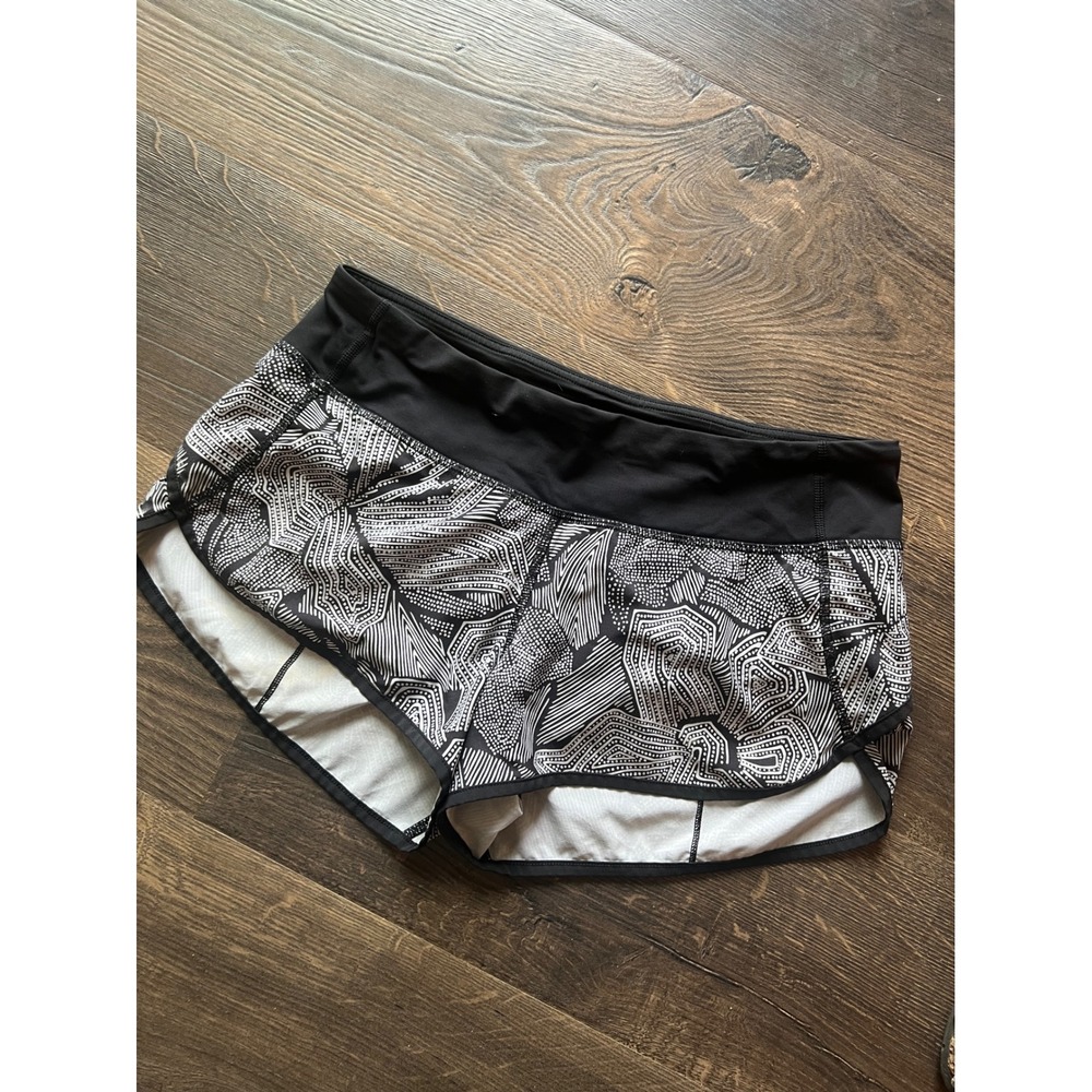 Lululemon Speed Up Running Shorts Black White Geometric Print Size 6